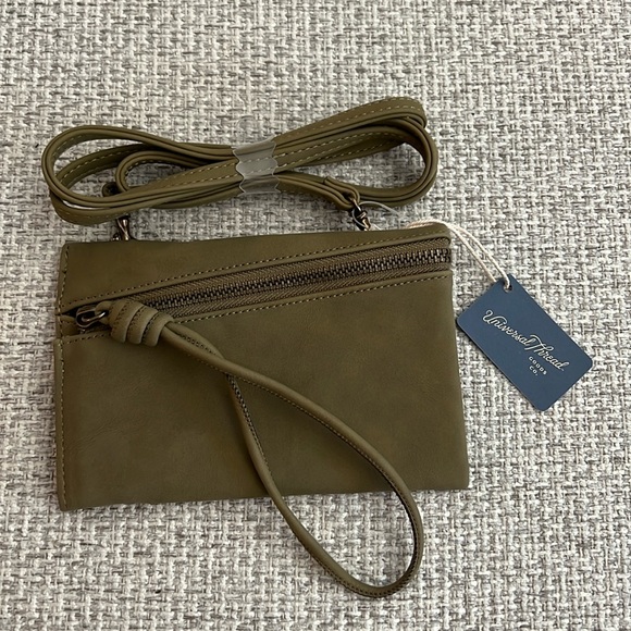 NWT Universal Thread Crossbody Wristlet - Picture 1 of 7